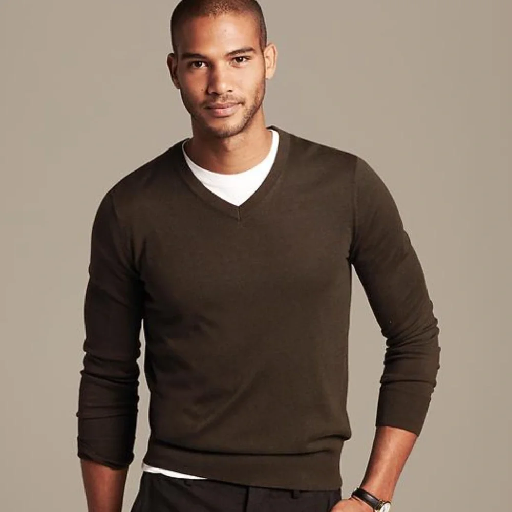 Banana Republic Men's V-Neck Sweater Brown Size L